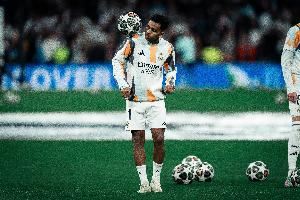 龙赛罗：罗德里戈仍想留在皇马证明自己，若出场不多可能考虑转会