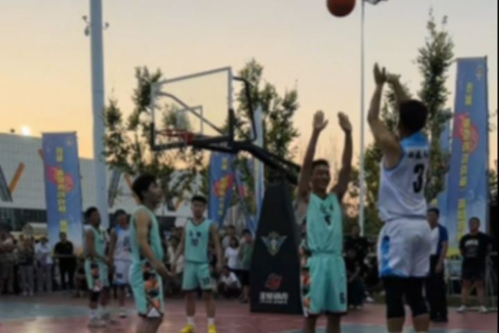 张伯伦都鼓掌！野球场一高手狂扔38记三分球&0罚球独得130分！