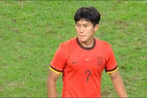 媒体人：U22国足虽然三场比赛难看了点，但也比西安草皮拿得出手