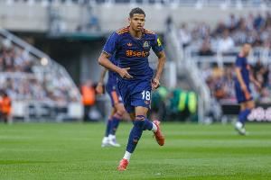 埃迪-豪：奥苏拉踢得很好，我在考虑英超给他首发机会