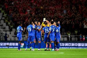 足球报：申花面对蔚山HD将力争胜利，同时也需要避免伤病