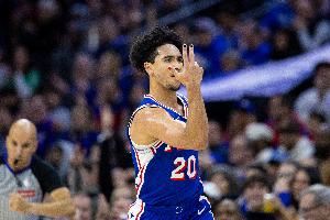 拇指韧带撕裂！麦凯恩：大概两周会复查 具体何时复出待定