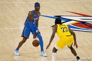 媒体人：SGA一个人扛下所有 能投出去31个球和26个罚篮就不得了了