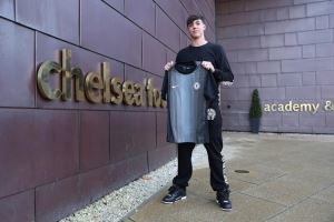 官方：切尔西与17岁门将伯纳尔签下职业合同，他曾入选英格兰U18